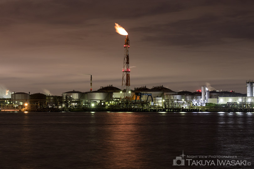 東燃ゼネラルを望む