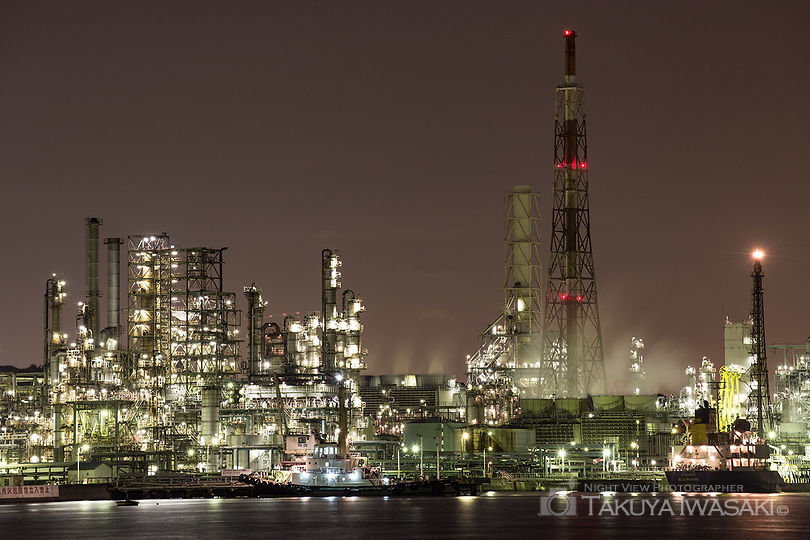 新磯子町 東京ガス 根岸LNG基地前の工場夜景夜景スポット写真（3）