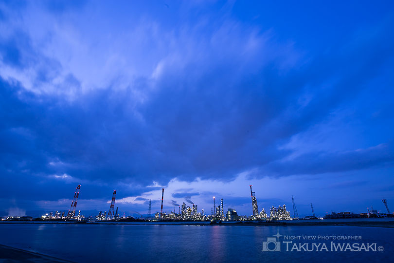 磯津堤防突堤の工場夜景夜景スポット写真（1）