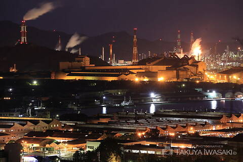 亀島山花と緑の丘公園 展望広場の工場夜景夜景スポット写真（3）class=