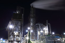春日製紙工業前の工場夜景夜景スポット写真（3）class=