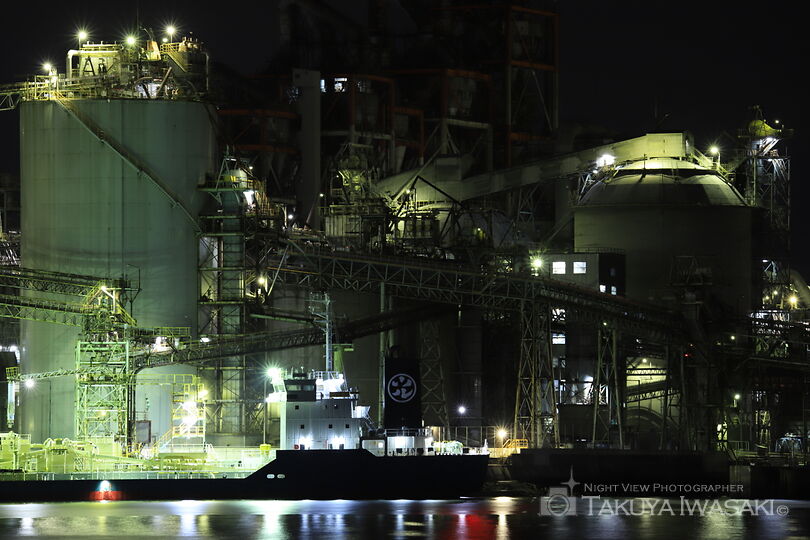 港町の工場夜景夜景スポット写真（3）