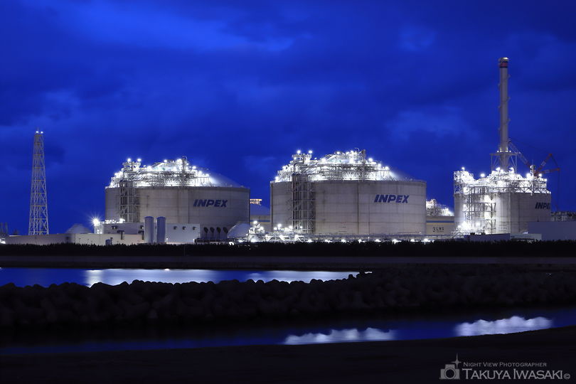黒井漁港の工場夜景夜景スポット写真（1）