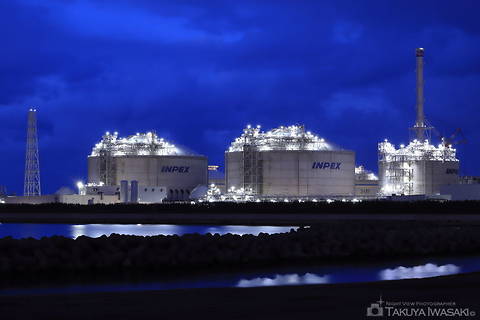 黒井漁港の工場夜景夜景スポット写真（1）class=