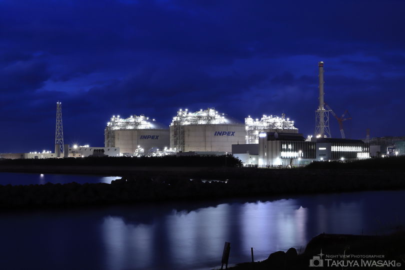 黒井漁港の工場夜景夜景スポット写真（2）